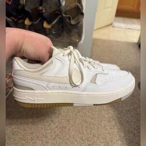 Women’s Nike Gamma Force Tennis Shoes Size 10